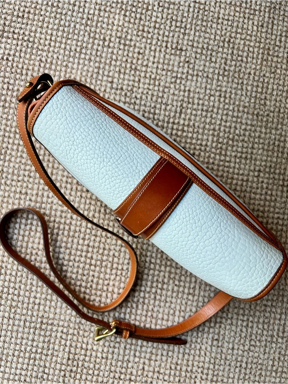 🦆Dooney & Bourke Pebbled Leather Crossbody Bag Cream & Brown Saddle Bag - Picture 5 of 12